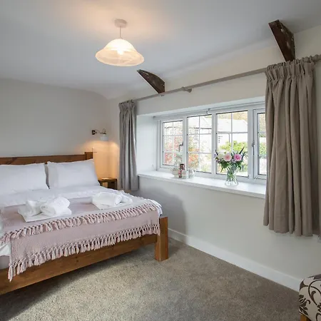 Lyndhurst * Carlton (Richmondshire)